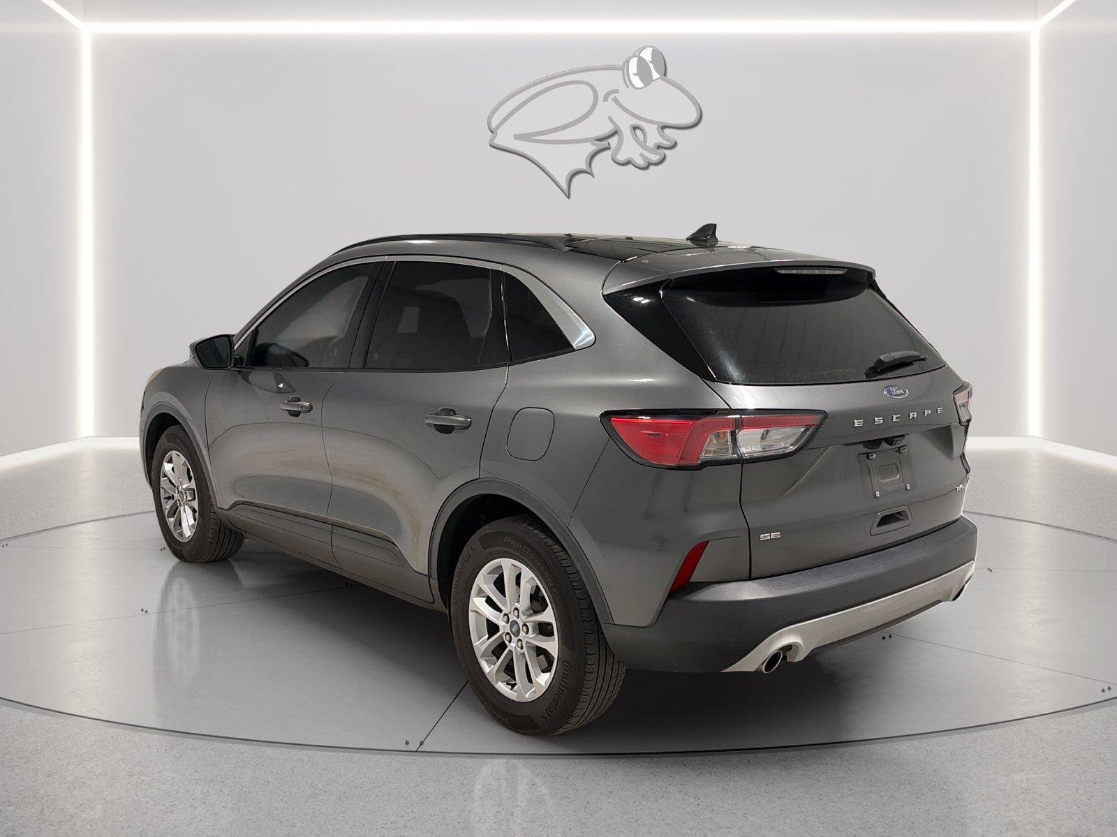 Used 2021 Ford Escape SE w/ Cold Weather Package AWD/4WD image 3