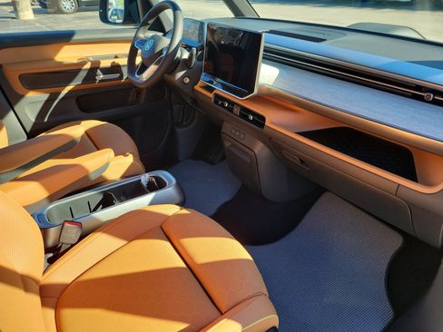 New 2025 Volkswagen ID. Buzz Pro S image 27