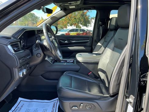 Used 2021 GMC Yukon Denali w/ Denali Premium Package image 33