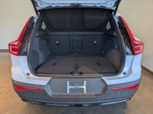 New 2026 Volvo XC40 B5 Ultra w/ Climate Package image 5