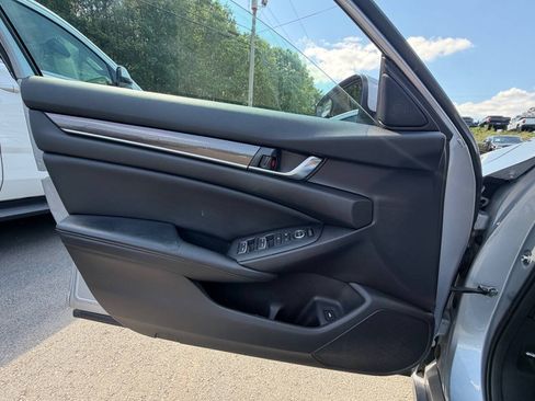 Used 2018 Honda Accord Sport image 21