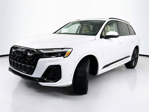 Used 2025 Audi Q7 3.0T Premium Plus image 2