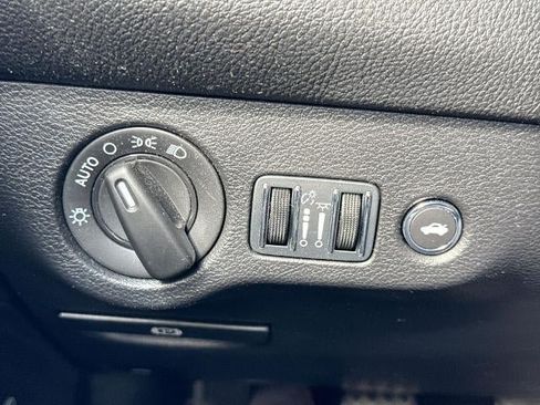 Used 2023 Dodge Challenger R/T RWD image 17