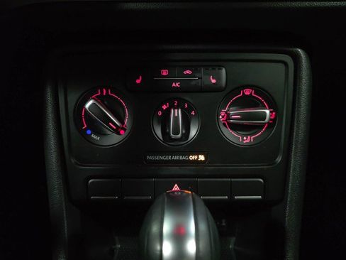 Used 2018 Volkswagen Beetle 2.0T S image 26