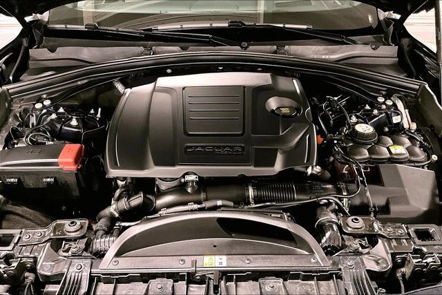 Certified 2026 Jaguar F-PACE R-Dynamic S AWD/4WD image 9