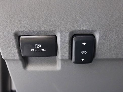 Used 2024 Ford F350 XLT w/ FX4 Off-Road Package image 19