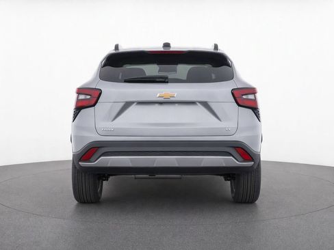 Used 2025 Chevrolet Trax LT w/ LT Convenience Package FWD image 7