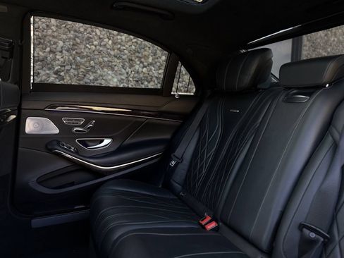 Used 2015 Mercedes-Benz S 63 AMG 4MATIC Sedan image 30