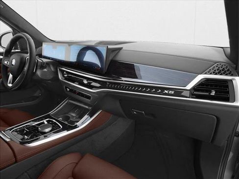 Used 2026 BMW X5 xDrive50e image 11