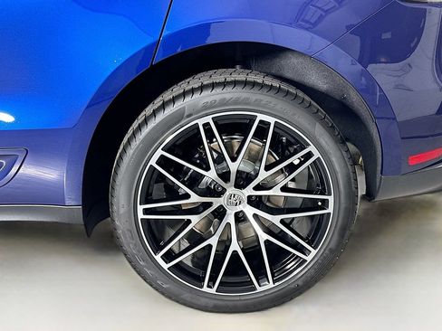 Certified 2026 Porsche Macan AWD/4WD image 30
