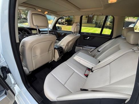 Used 2014 Mercedes-Benz GLK 350 4MATIC image 32