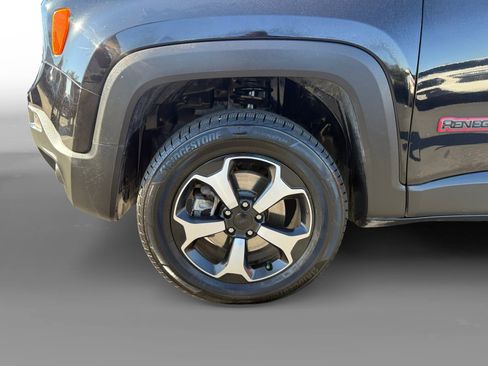 Used 2019 Jeep Renegade Trailhawk w/ Safety and Security Group image 9