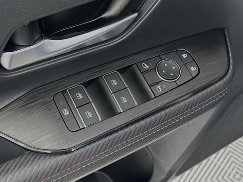 Used 2025 Nissan Kicks SR FWD image 19
