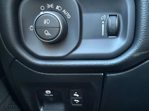 New 2026 RAM 1500 4x4 Crew Cab image 26