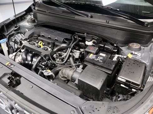 Used 2025 Hyundai Venue SEL FWD image 15