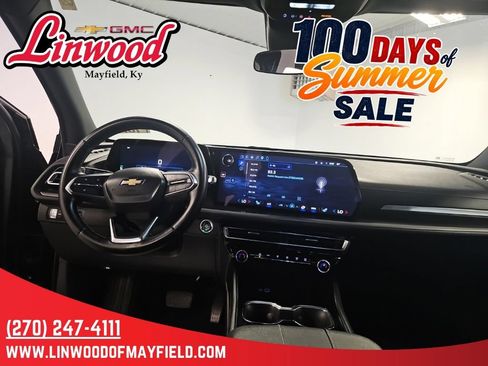 Used 2026 Chevrolet Traverse LT AWD/4WD image 16
