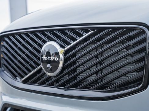 New 2026 Volvo XC60 B5 Ultra w/ Protection Package Premier image 12