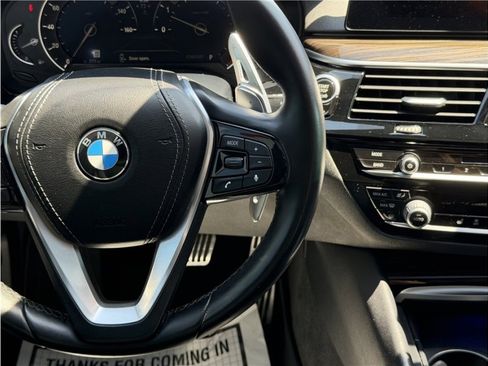 Used 2018 BMW 540i w/ Premium Package RWD image 36