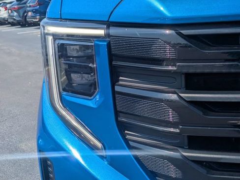 Used 2022 GMC Sierra 1500 Elevation w/ Elevation Premium Package AWD/4WD image 11