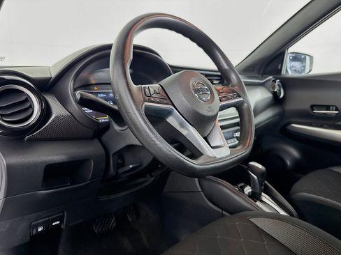 Used 2020 Nissan Kicks SV image 22