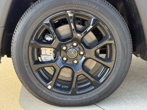 New 2026 Jeep Compass Latitude image 9