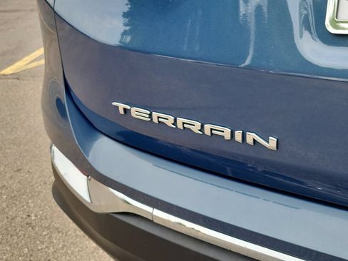 Used 2024 GMC Terrain SLT AWD/4WD image 8