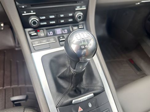 Used 2018 Porsche 911 Carrera image 16