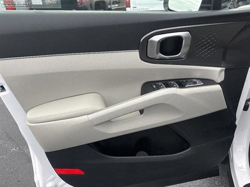 New 2026 Kia Sorento S image 9