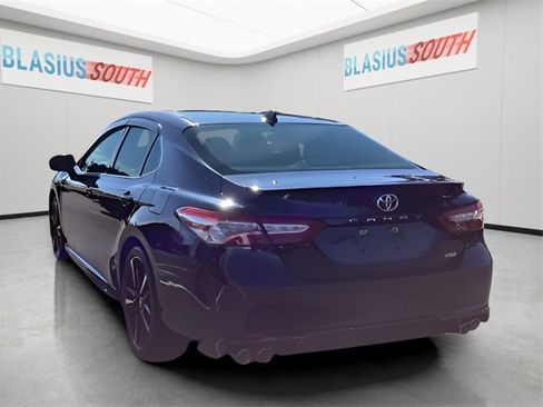 Used 2020 Toyota Camry XSE image 5