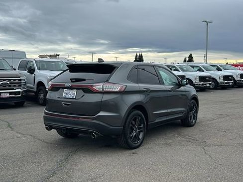 Certified 2018 Ford Edge SEL w/ Equipment Group 201A image 3