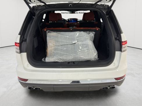 New 2026 Lincoln Aviator Reserve w/ Illumination Package RWD image 24