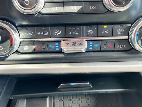 Used 2022 Ford Expedition Max XLT image 21