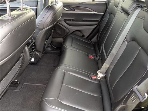 New 2025 Jeep Grand Cherokee Limited w/ Black Appearance Package image 16