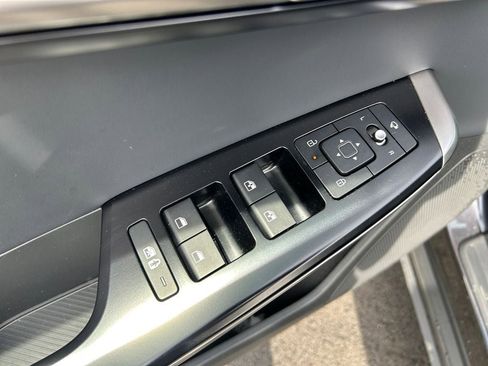Used 2025 Kia EV6 Light AWD/4WD image 23