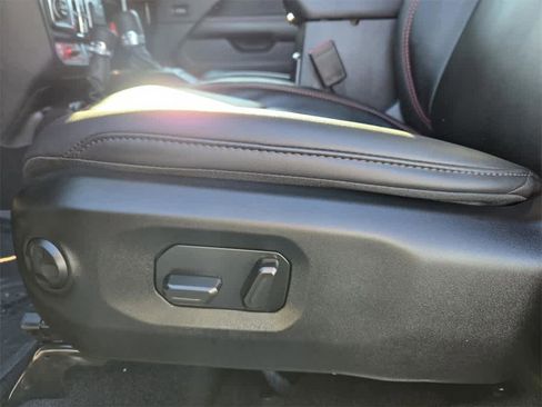 New 2025 Jeep Gladiator Rubicon image 13