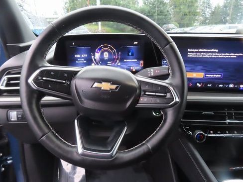 Used 2025 Chevrolet Traverse LT AWD/4WD image 15