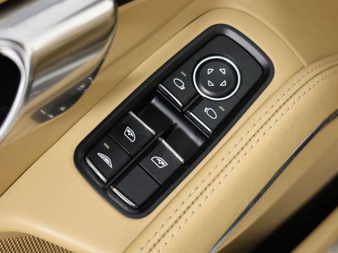 Used 2015 Porsche 911 Carrera image 19