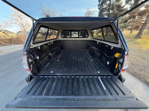 Used 2015 Toyota Tacoma 4x4 Access Cab V6 w/ TRD Sport Package image 10