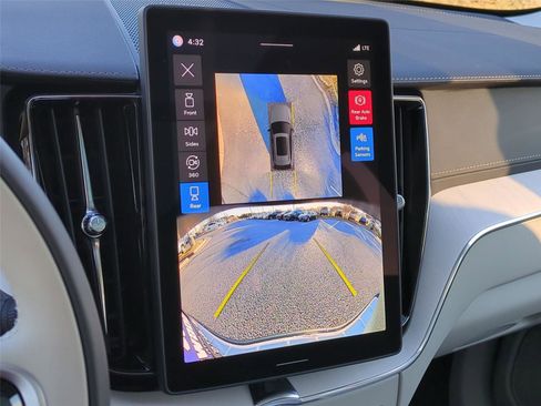 New 2026 Volvo XC60 B5 Ultra w/ Protection Package Premier image 12