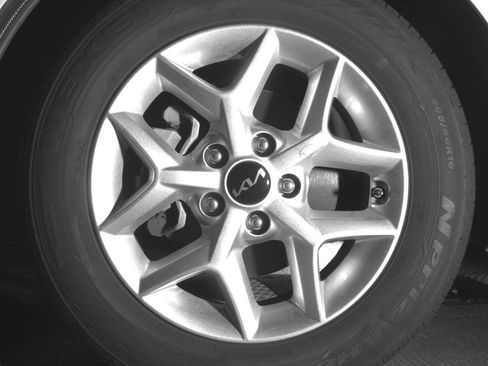 Used 2025 Kia Soul LX w/ LX Technology Package FWD image 12
