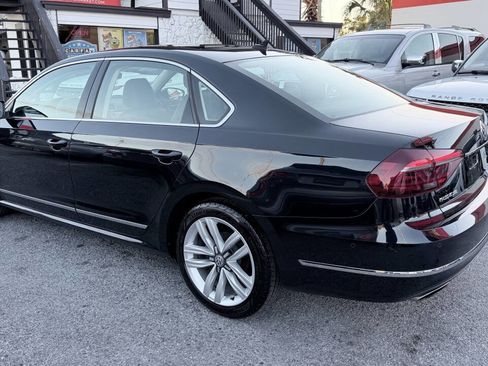 Used 2017 Volkswagen Passat 3.6 SEL Premium image 3