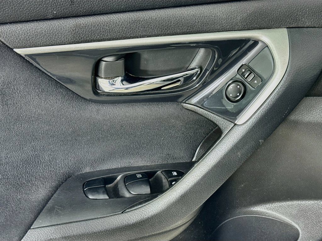 Used 2014 Nissan Altima 2.5 S FWD image 19