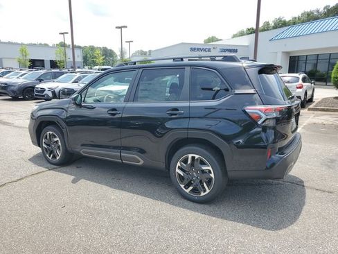 Used 2025 Subaru Forester Limited w/ Popular Package image 4