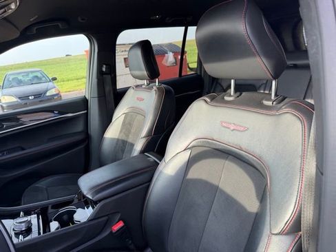 Used 2022 Jeep Grand Cherokee Trailhawk image 17