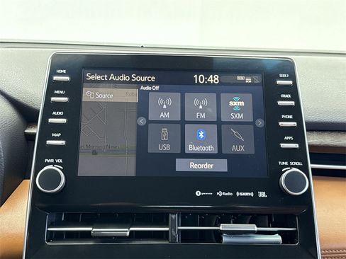 Used 2019 Toyota Avalon Limited image 25