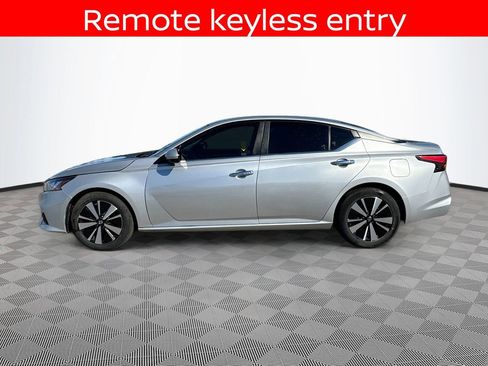 Used 2022 Nissan Altima 2.5 SV image 8