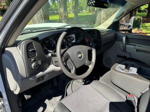 Used 2011 Chevrolet Silverado 3500 W/T w/ Snow Plow Prep Package AWD/4WD image 16