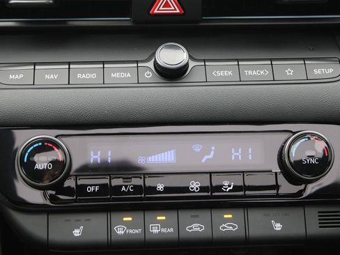 Certified 2025 Hyundai Elantra N Line image 28