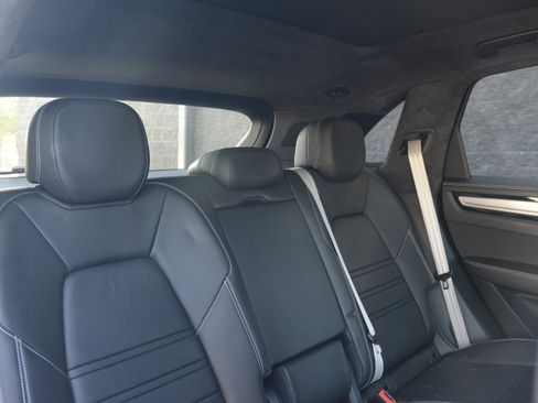 Certified 2022 Porsche Cayenne GTS image 31