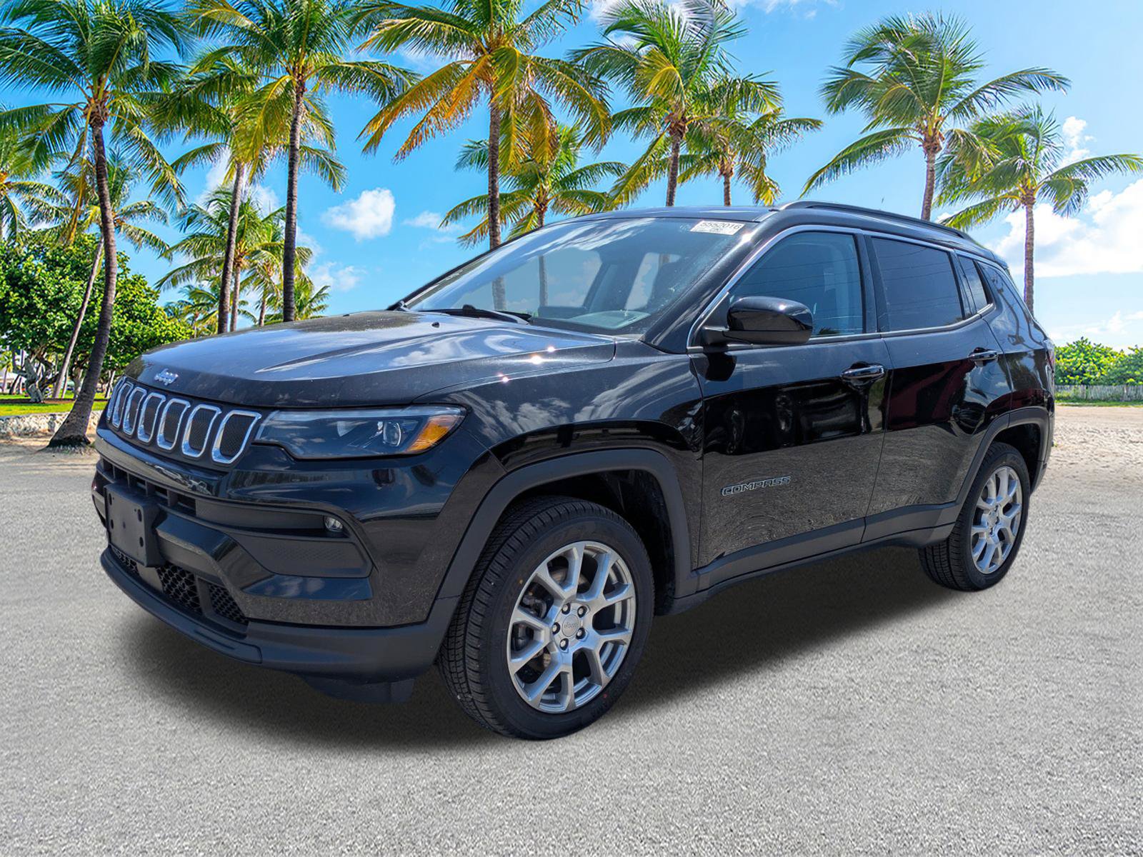 Used 2022 Jeep Compass Latitude w/ Sun and Sound Group AWD/4WD image 9